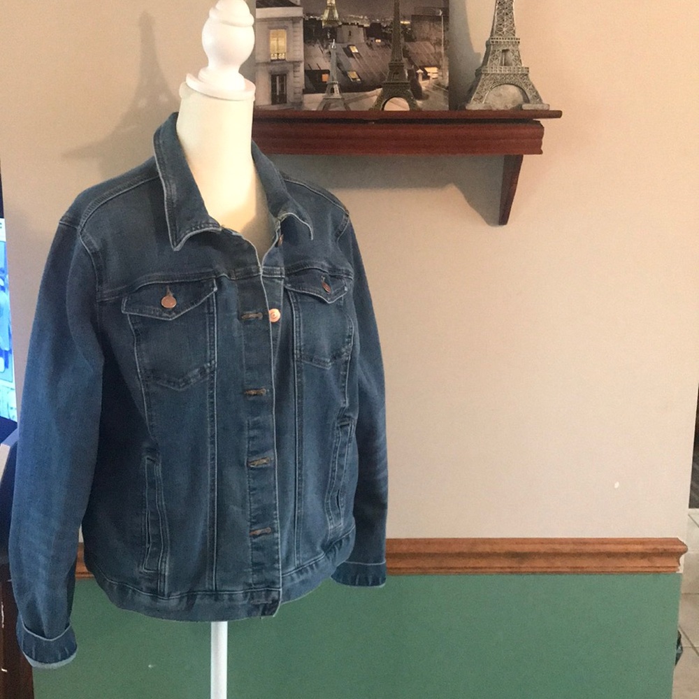 Distressed denim jacket - Picture 2 of 7